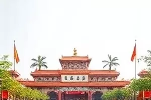 跨年舞台换人事件的时间轴节点示意图，标注四次口径调整